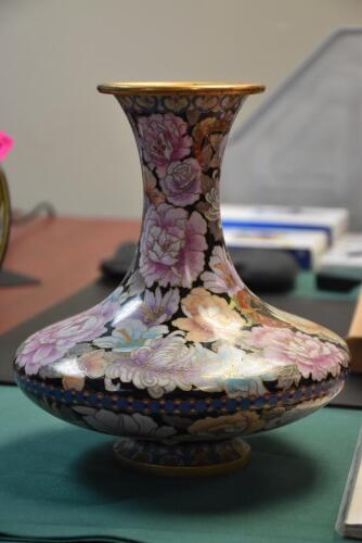 ANTIQUE JAPANESE VASE