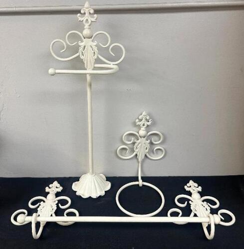 THREE PIECE BATHROOM HARDWARE KIT