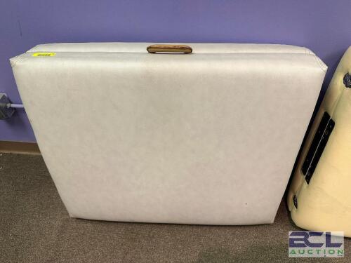 PORTABLE FOLDING MASSAGE THERAPY BED