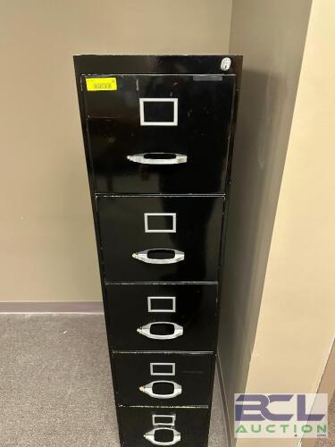FIVE DRAWER METAL FILE CABINET.