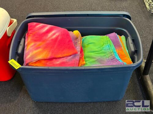 CONTAINER OF TIE DYE SHEETS