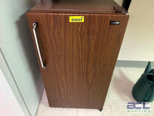 MINI FRIDGE