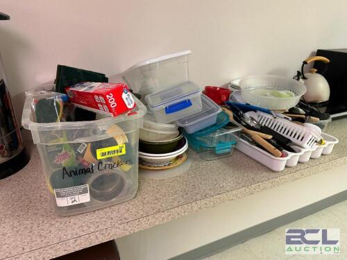 (1) LARGE LOT OF KITCHEN SMALL WARES.