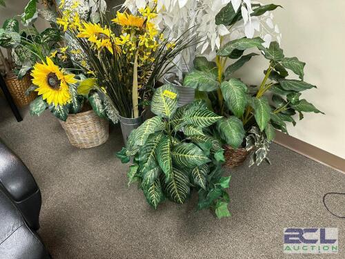 (3) SMALL FAUX POTTED PLANTS / ARRANGEMENTS.