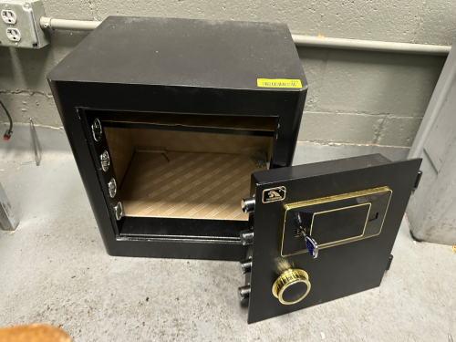 SMALL OFFICE SAFE. NO COMBO.