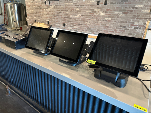 5 TERMINAL HISENSE TOUCH SCREEN POINT OF SALE SYSTEM W/ PRINTERS AND CASH DRAWER.