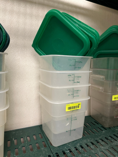 (4) 4 QT PLASTIC CONTAINERS WITH LIDS