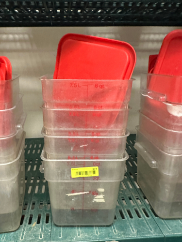 (4) 8 QT PLASTIC CONTAINERS WITH LIDS