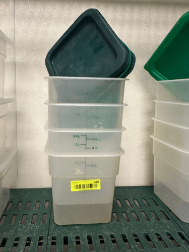(4) 4 QT PLASTIC CONTAINERS WITH LIDS