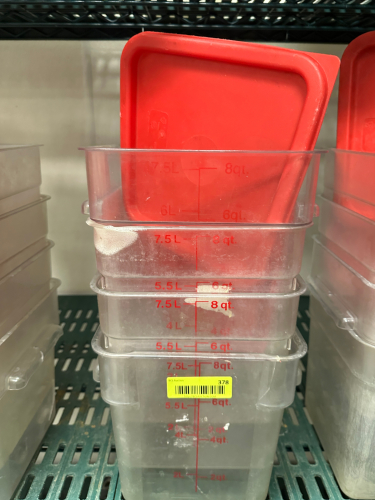 (4) 8 QT PLASTIC CONTAINERS WITH LIDS