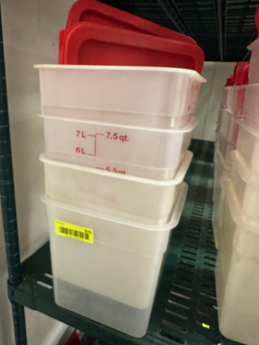 (4) 8 QT PLASTIC CONTAINERS WITH LIDS