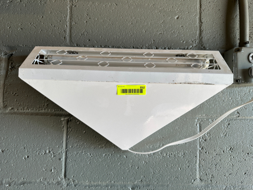 WALL MOUNTED BUG LAMP