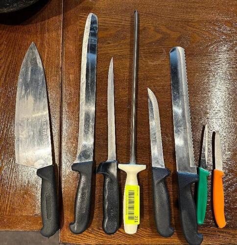 ASSORTED KNIVES