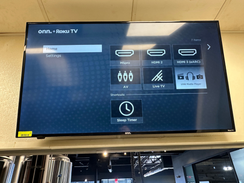 TVS ROKU 55" SMART TV WITH WALL MOUNT