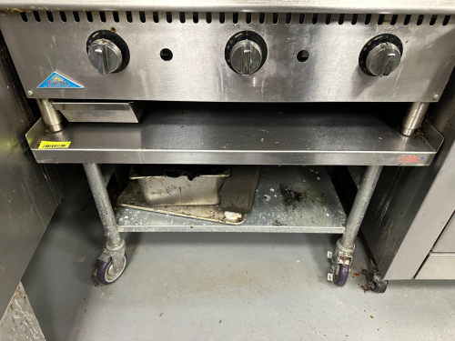 36" X 30" LOW BOY STAINLESS EQUIPMENT STAND W/ 1" SIDE AND BACK SPLASH.