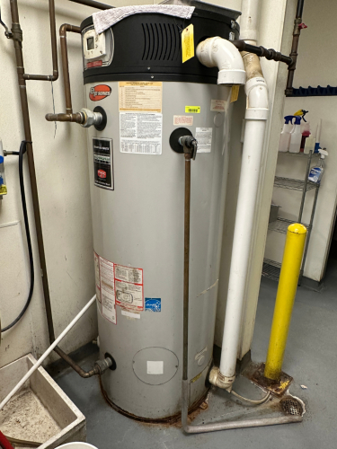 BRADFORD WHITE 100 GALLON NATURAL GAS WATER HEATER.