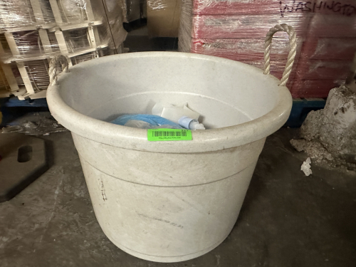WHITE PLASTIC BEER TUB.
