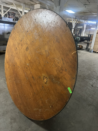 60" ROUND FOLDING BANQUET TABLE.