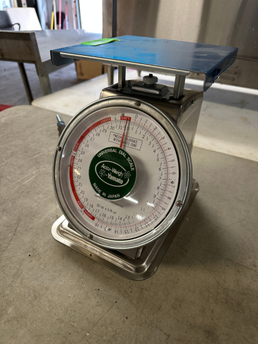 ACCU WEIGH 32 OZ PORTION SCALES.