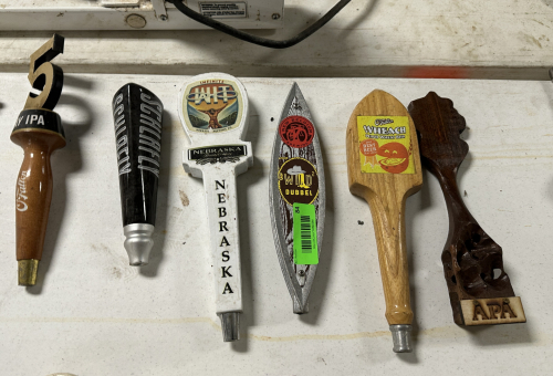 (1) LOT OF ASSORTED TAP HANDLES