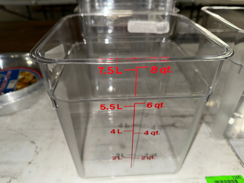 (6) 8 OZ PLASTIC CONTAINERS ( NEW )