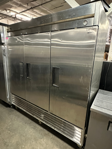 TRUE THREE DOOR COMMERCIAL COOLER.