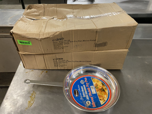 (12) 10" ALUMINUM SKILLETS