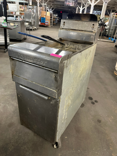 FRYMASTER 35 LB. GAS DEEP FRYER.