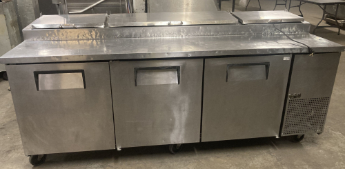 TRUE THREE DOOR PIZZA PREP TOP.