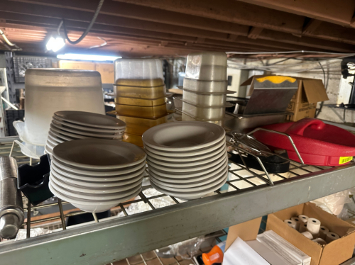 (1) LOT OF ASSORTED SMALL WARES.