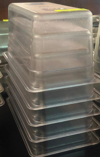 (5) 1/3 SIZE PLASTIC INSERTS.