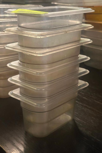 (5) 1/9TH SIZE PLASTIC INSERTS