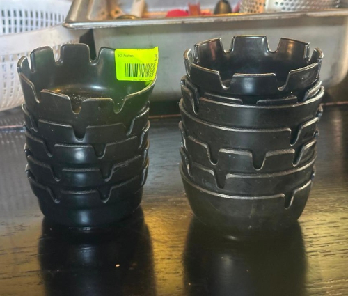 (12) BLACK PLASTIC ASH TRAYS