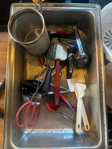 FULL SIZE STAINLESS INSERT W/ CONTENTS - ASSORTED UTENSILS