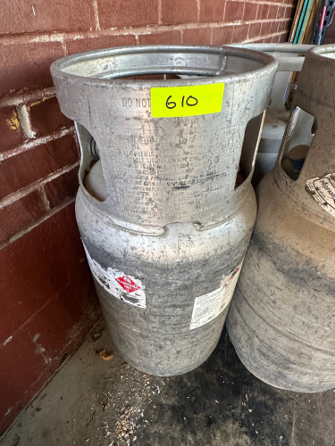 LP PROPANE TANK FOR FORK LIFT.