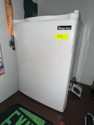 MAGIC CHEF MINI FRIDGE