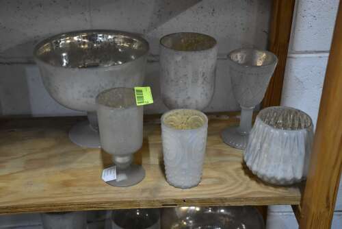 (6) - MATCHING TABLE D&Eacute;COR / VASES