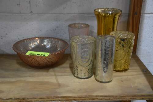 (6) - MATCHING TABLE D&Eacute;COR / VASES