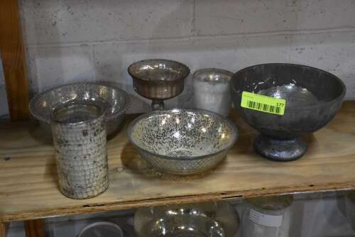 (6) - MATCHING TABLE D&Eacute;COR / VASES