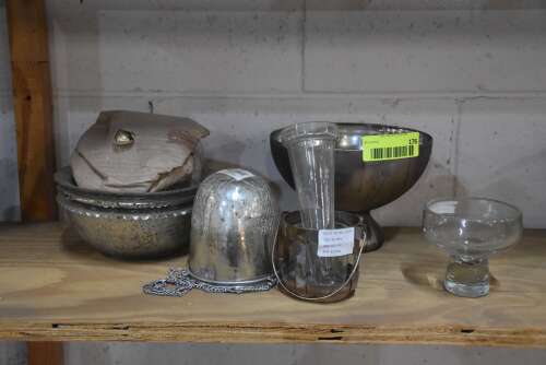 (6) - MATCHING TABLE D&Eacute;COR / VASES