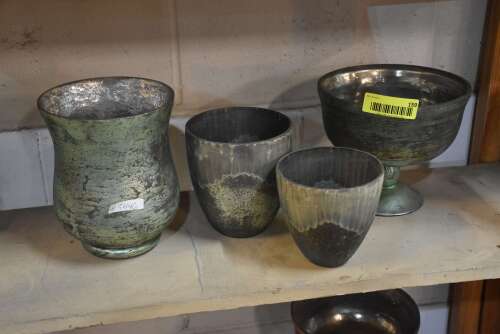 (4) - MATCHING TABLE D&Eacute;COR / VASES