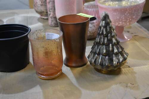 ASSORTED TABLE D&Eacute;COR