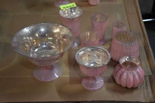 (8) - MATCHING D&Eacute;COR / VASES