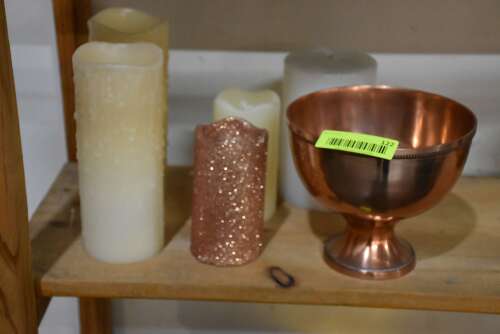 ASSORTED TABLE D&Eacute;COR