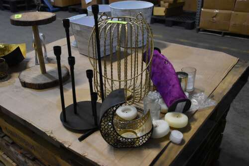 ASSORTED D&Eacute;COR AND CANDLES