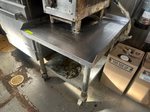 24" X 24" LOW BOY STAINLESS EQUIPMENT STAND W/ 1" SURROUND SPLASH.