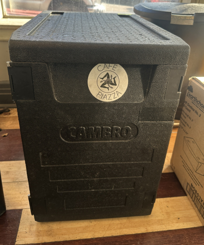 CAMBRO FOAM INSULATED CATERING BOX.