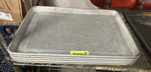 (6) 1/4 SIZE SLOTTED SHEET PANS