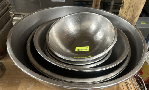 (9) ASSORTED STAINLESS MIXING BOWLS