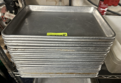 (22) 1/4 SIZE SHEET PANS.